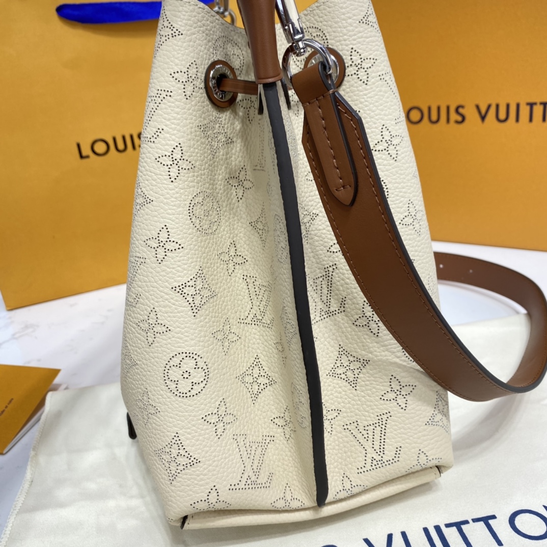 Louis Vuitton MURIA Bucket Bag Mahina Leather M55801 Cream